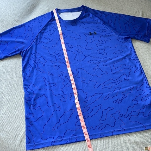 ✨HOST PICK✨Under Armour Athletic  Top W/ Camo Print - Picture 4 of 6